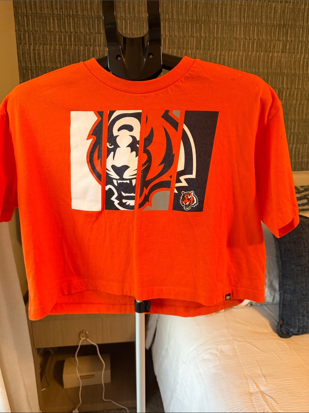 Women’s crop Orange Tiger Graphic Crop Tee